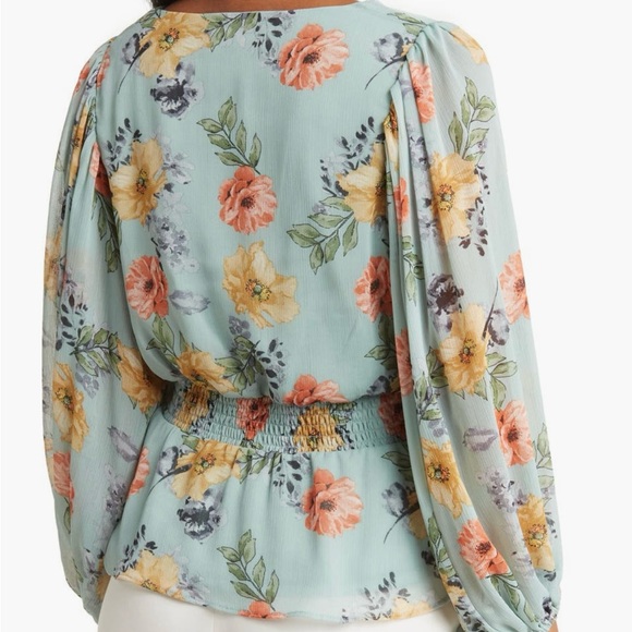 Philosophy Green Peplum Blouse with Ruffled Long Sleeves - Picture 6 of 7